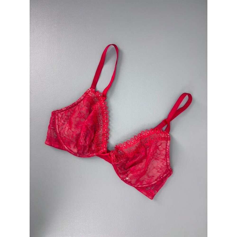 Victoria's Secret 34D red lace very sexy unlined plunge underwire bra
